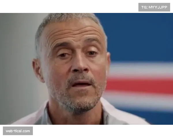 深度战术复盘：恩里克如何调整让巴黎下半场统治比赛